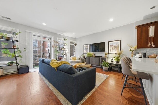 Photo - 2114 W Rice St Unidad 3