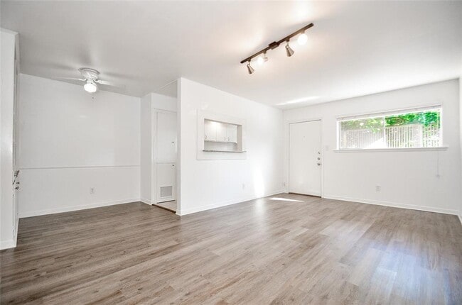 Photo - 427 W 17th St Apartamento Unidad 3