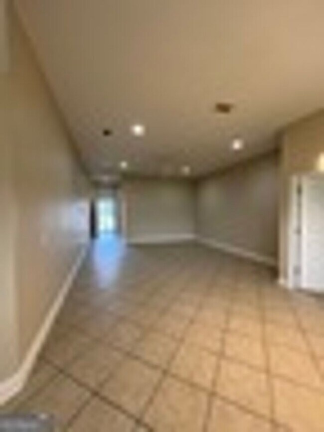 Photo - 15/17 Fox Path Unit 17