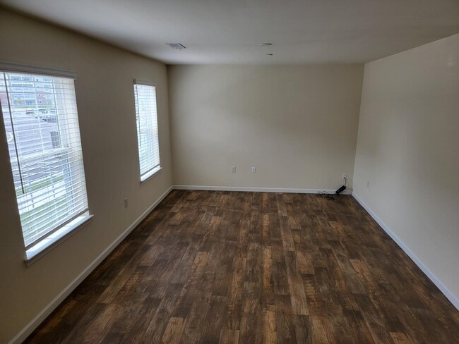 Photo - 726 Farmwood Ln