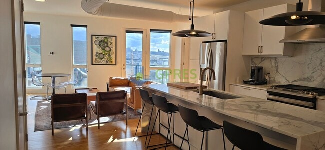 Building Photo - 3725 Butler St Unit Apartment 503