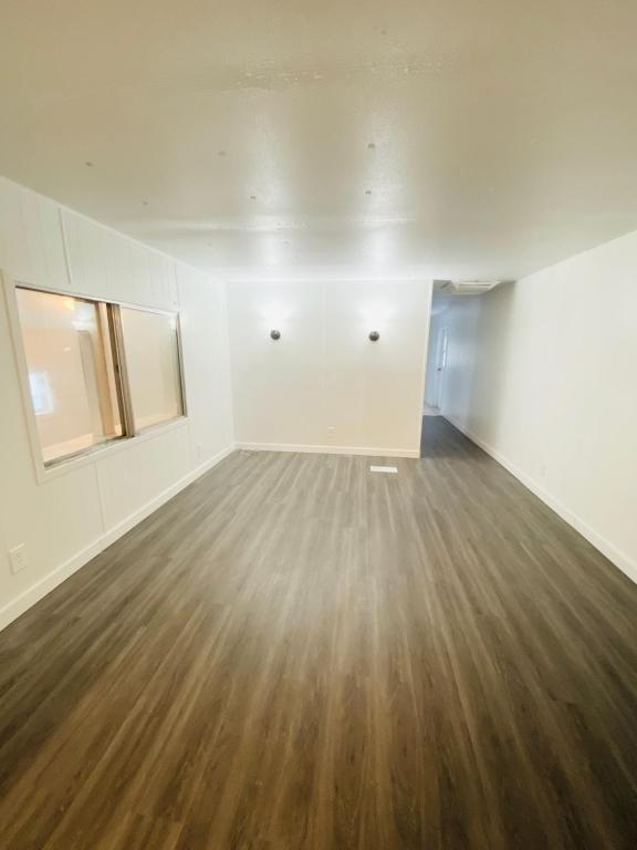 Photo - 5350 W Broadway St