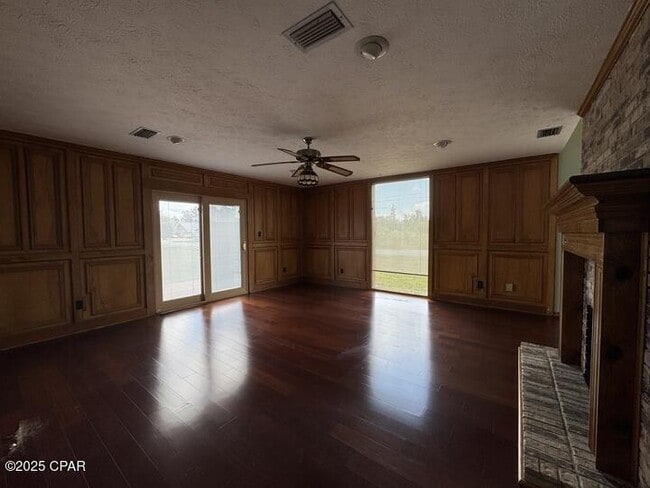 Photo - 833 W Pierson Dr