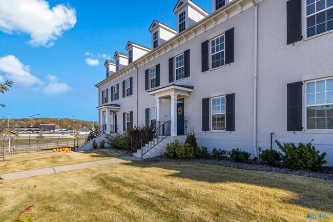 Photo - 519 Town Madison Blvd