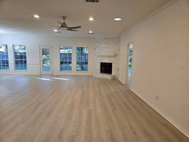 Photo - 120 Hiwon Dr