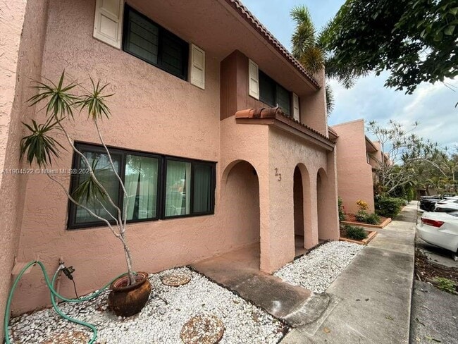 Photo - 23 N Valencia Dr Unit 2-32