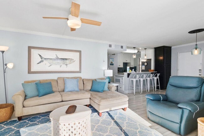 Building Photo - 511 E Beach Blvd Rental