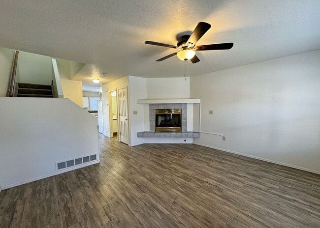 Photo - 6913 Yellowpine Dr