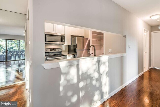 Photo - 1302 Maresfield Unit 1302