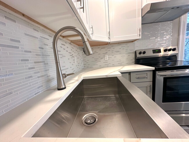 Photo - 152 Grand St Unit 2