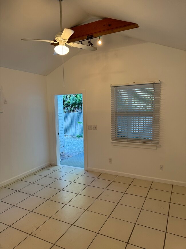 Photo - 922 Eaton St Unit 922C