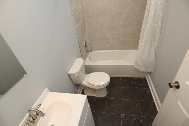 Photo - 1908 W Diamond St