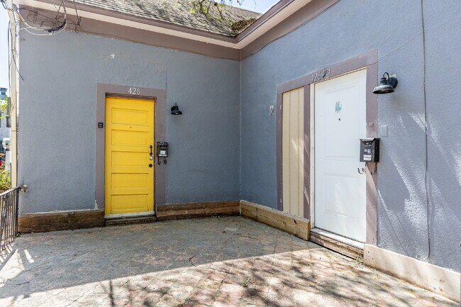 Photo - 426 W Woodlawn Ave Unit 1