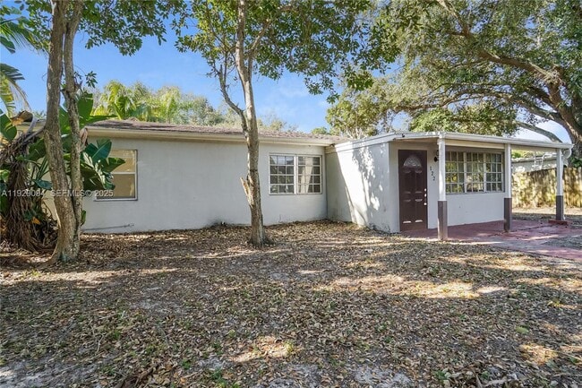 Photo - 122 Allen Rd