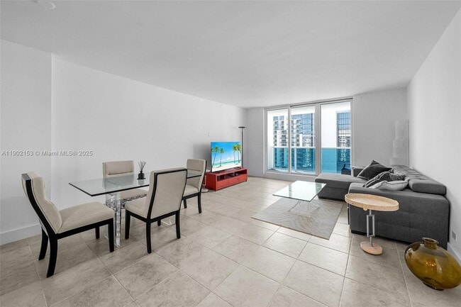 Photo - 2301 Collins Ave Unidad 1501