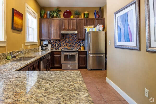 Club Room Kitchen - San Juan Square II