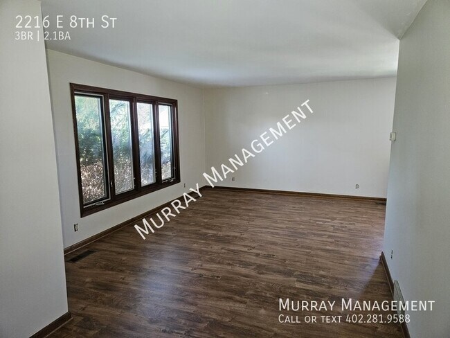 Photo - 2216 E 8th St