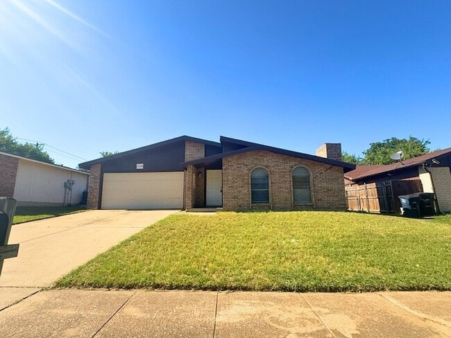 Building Photo - 1336 Burmeister Rd