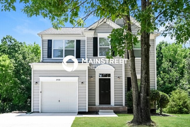 Building Photo - 3 Bedroom Pet-Friendly Home in Charlotte, NC with Main Street Renewal