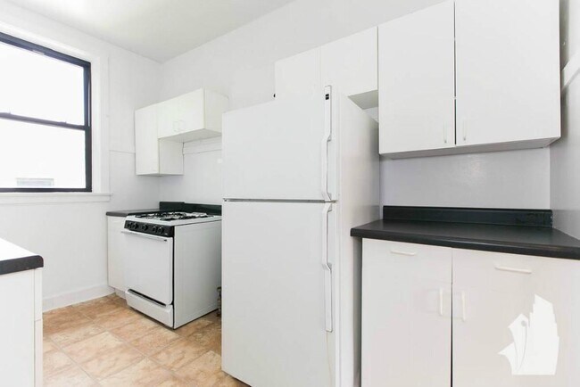 Photo - 2426 N Sawyer Ave Unit 1E
