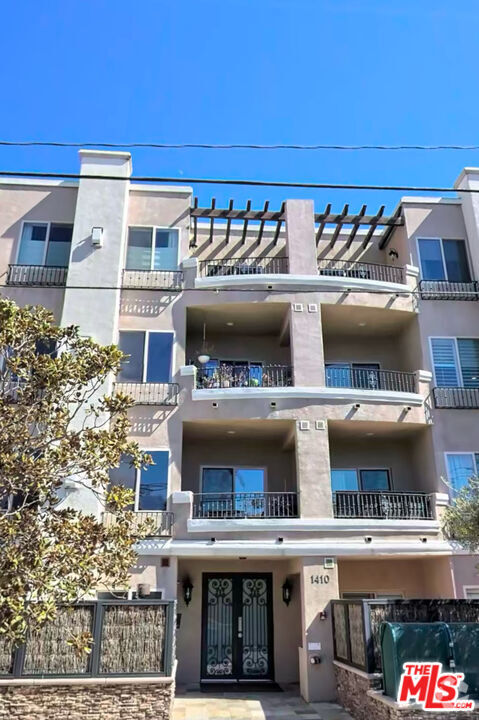 Building Photo - 1410 N Curson Ave Unit 303 Rental