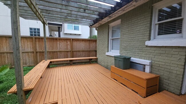 Photo - 2039 W Main St