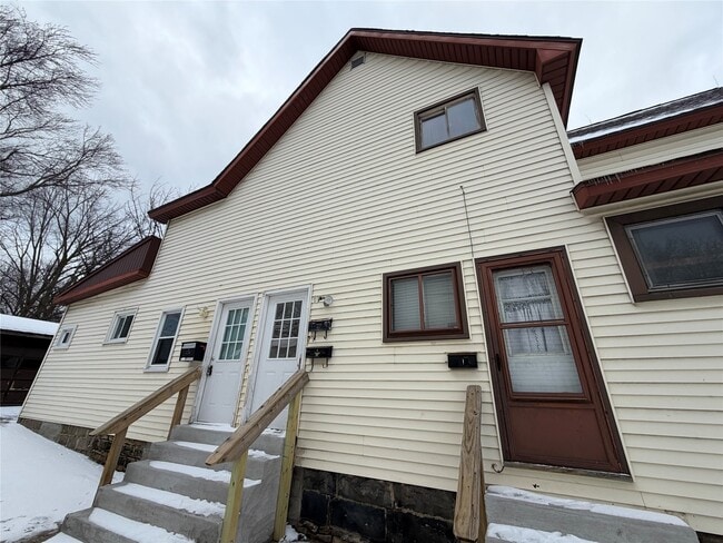 Photo - 330 E 3rd St