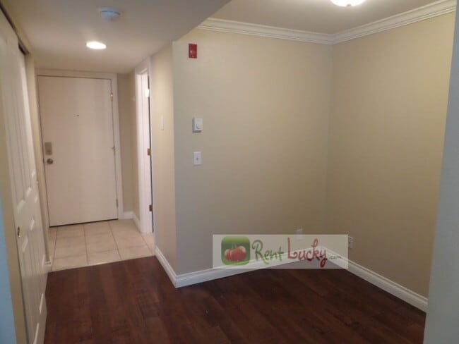 Photo - Super Cute Studio w/Parking in Fantastic Downtown Seattle Location!!