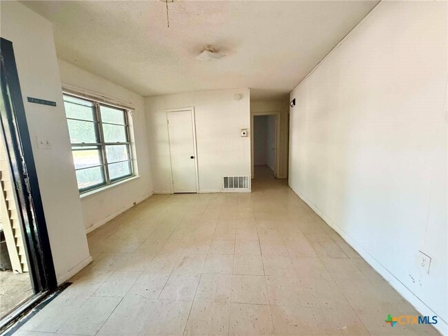Photo - 607 Curry Ave