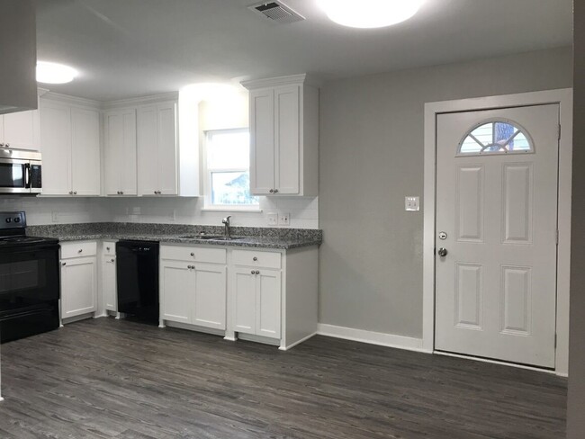 Photo - 5313 Chennault Rd