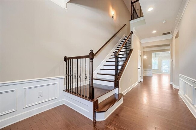Photo - 2464 Norwood Dr SE