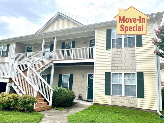 Building Photo - RENT SPECIAL! Updated Holten Place, top fl...