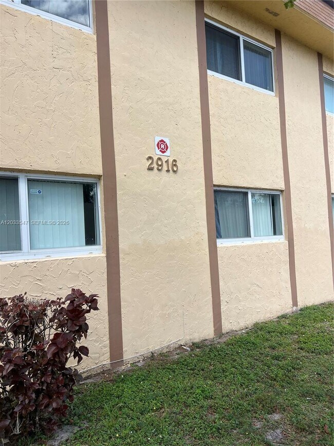 Photo - 2916 NW 55th Ave Unidad 2A