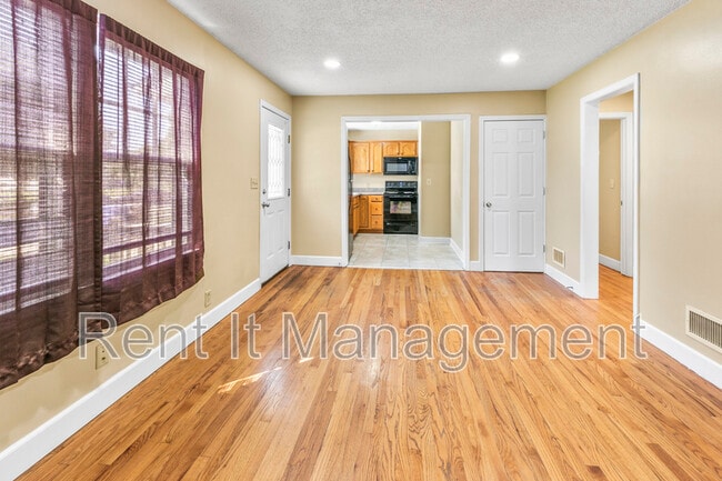 Photo - 2609 Crawford. St.
