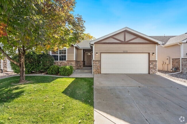 Building Photo - 3 Bedroom, 2 Bath Patio Home Now Available!