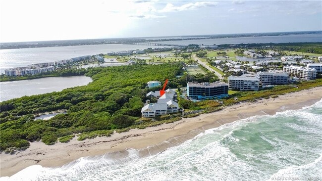 Building Photo - 245 NE MacArthur Blvd Unit 12