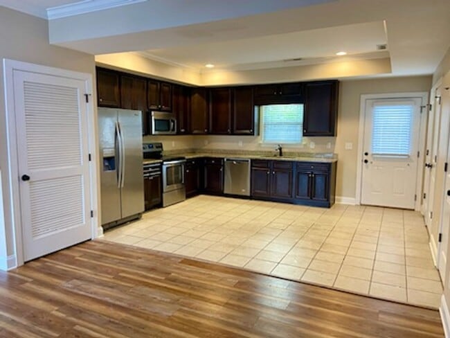 Photo - BEAUTIFUL TOWNHOME