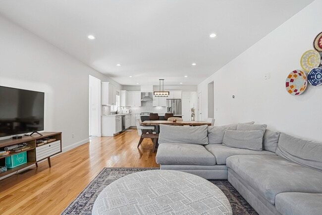 Photo - 279 W Central St