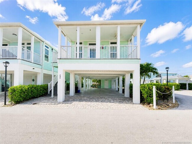 Photo - 252 NE Ebbtide Way