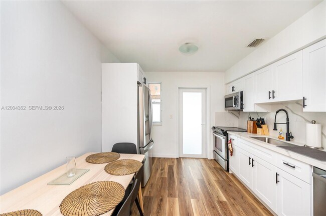 Photo - 3100 Naomi St Unit 3100