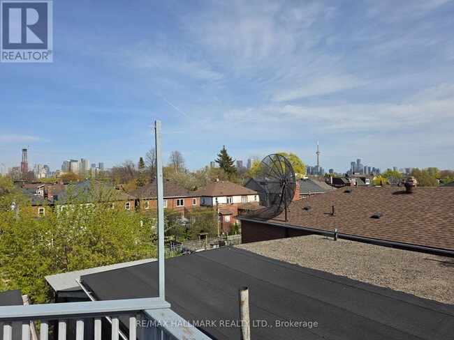 Photo - 797 Ossington Ave