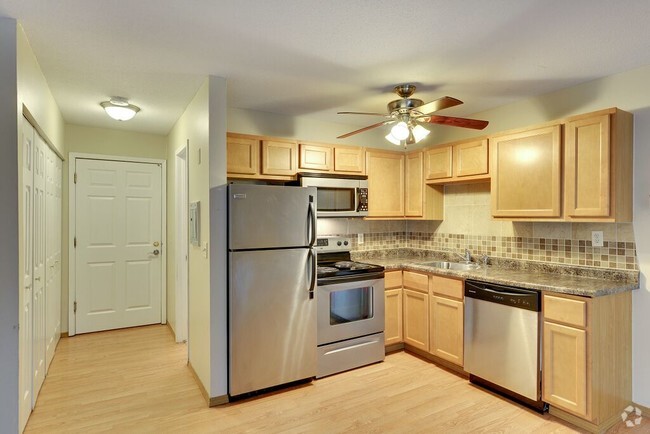 Open Kitchen - Uptown Plaza Rental