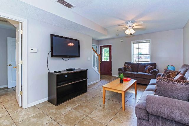 Photo - 605 Kingsley St