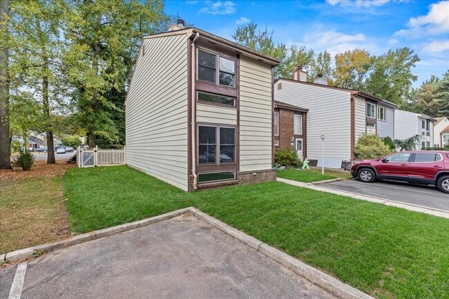 Photo - 421 Barton Run Blvd