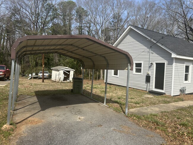 Photo - 509 Hetty Hill St