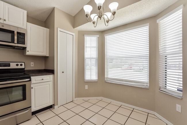 Photo - 1121 Shoshanna Dr