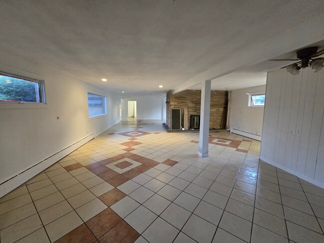 41192 N Green Bay Rd Unit Main