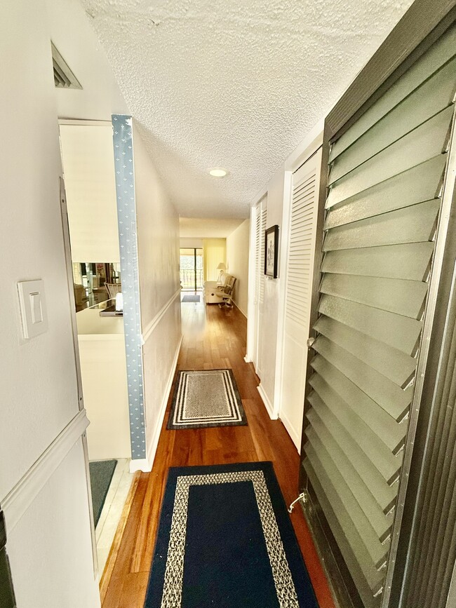 Photo - 2900 Cove Cay Dr