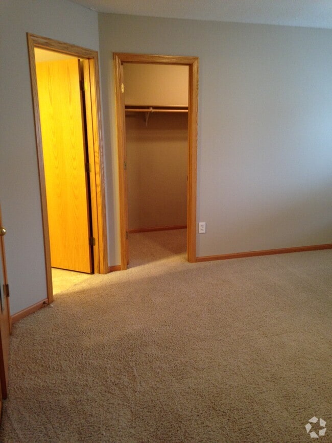 Building Photo - 2106 Linden Trl Rental