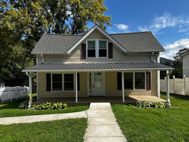 Photo - Black Mountain Rental